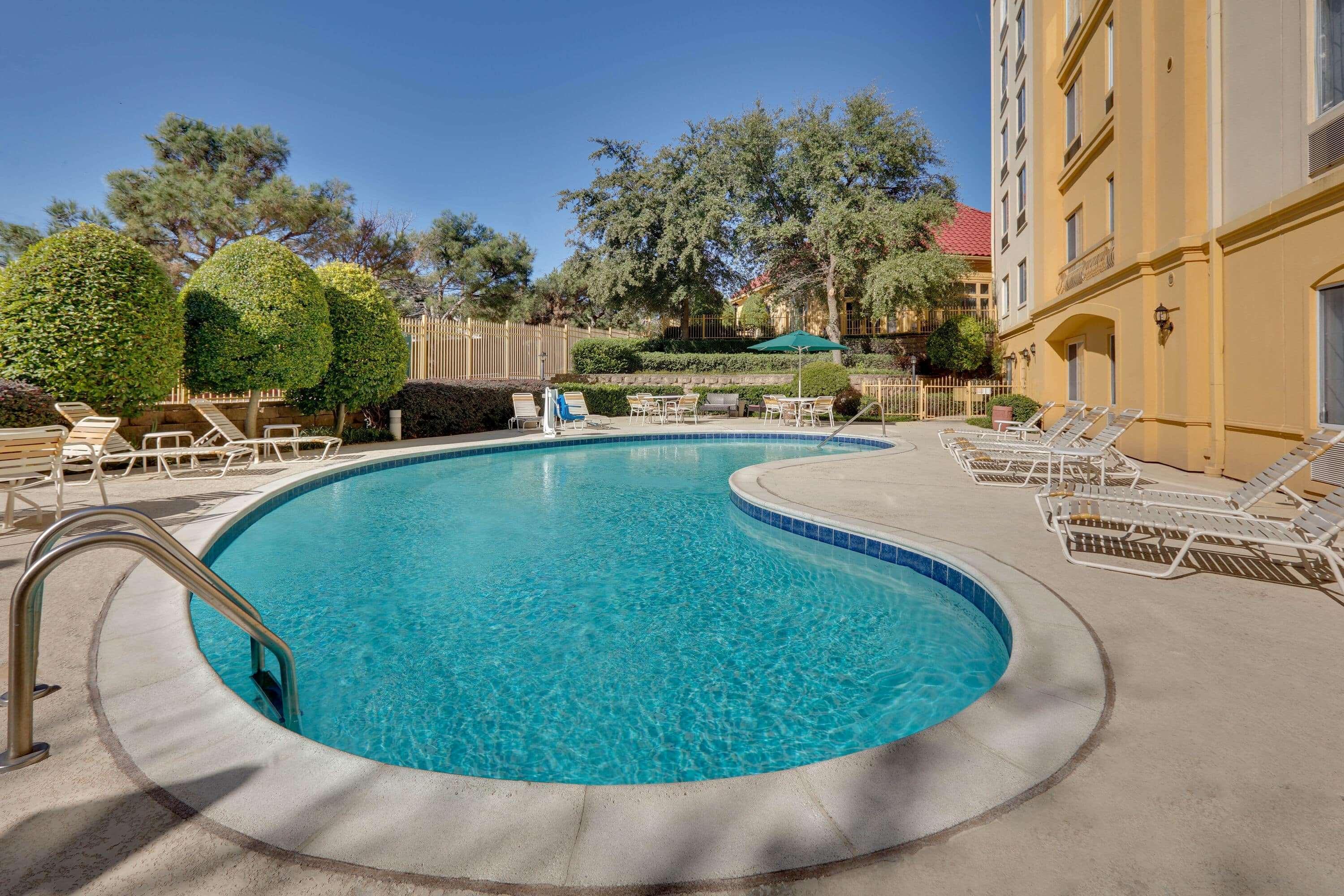 La Quinta By Wyndham Dallas North Central Extérieur photo