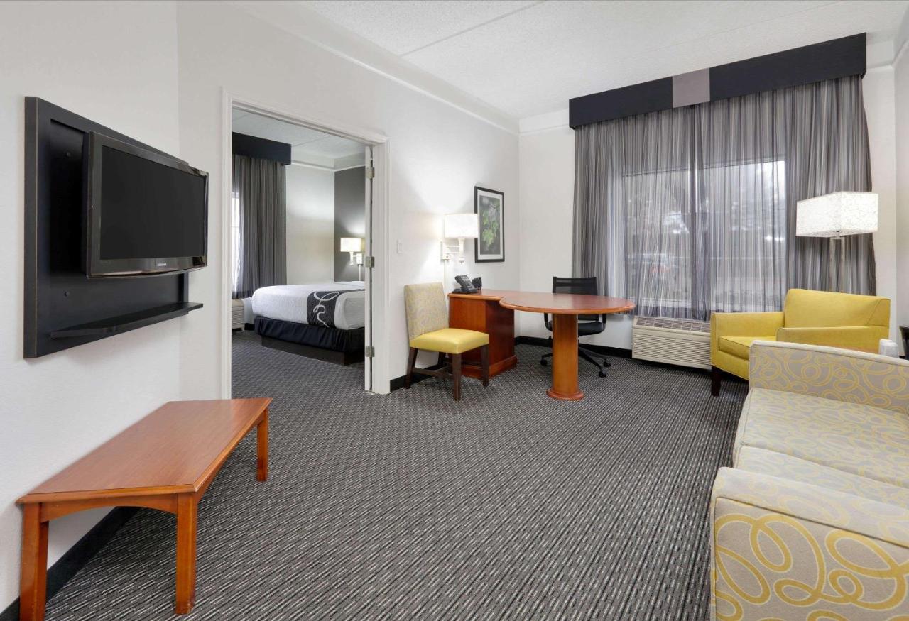 La Quinta By Wyndham Dallas North Central Extérieur photo